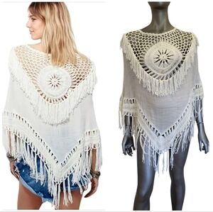 157B. NWT Do Everything in Love Off White Crocheted Poncho - OS